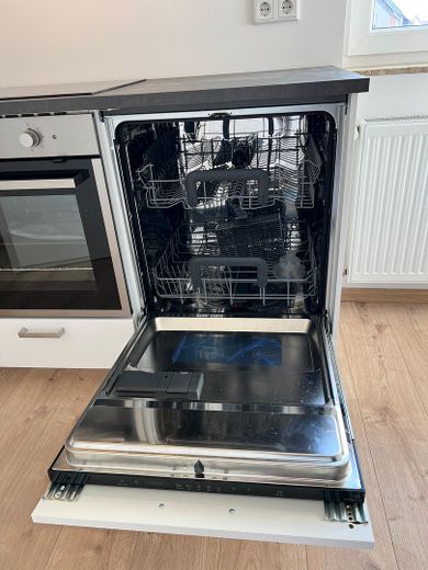 moderner Geschirrspüler