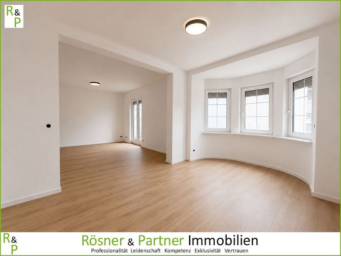 *Charmante DHH stilvoll renov. mit gr. Garten &amp; Garage* – Wohn-Esszimmer