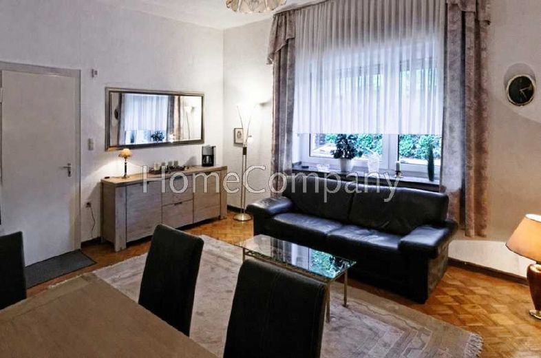 Wohnung mit Internetzugang in ruhiger Lage unweit der Straßenbahn, evtl. Terrassennutzung – e0d431a42a2d89802b3ea958bb5aecce55061d30.jpg