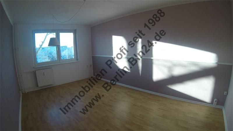 Ferien-Wohnung mit Wannenbad in Berlin - Friedrichshain wird neu möbliert Diele Kammer – G0040353