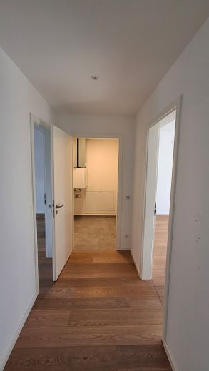 Großzügige 4-Zimmerwohnung in Rostock zwischen Stadtmauer und Warnow gelegen – Flur mit Abstellraum
