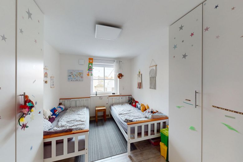 Büro / Kinderzimmer EG