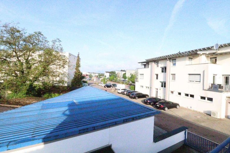 WRS Immobilien - Erlensee - kleine Bürofläche in zentraler Lage - mit Balkon und Duschbad – Blick vom Balkon