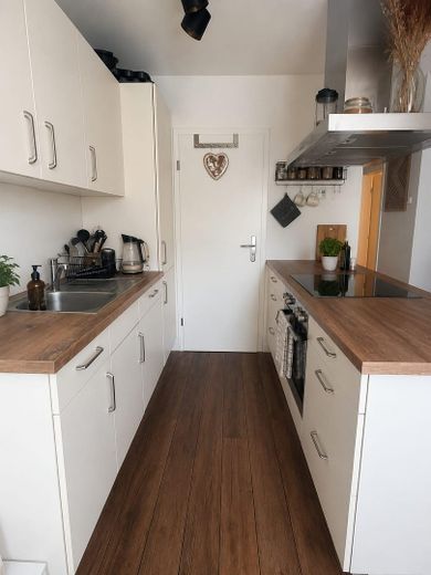 Wunderschöne 3 Zimmerwohnung im Herzen von Tornesch zu vermieten – Küche