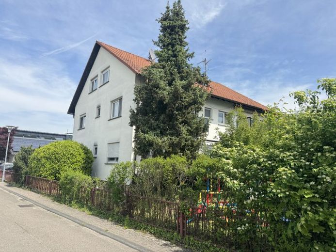 großzügige Wohnung in sonniger Lage mit Garage – Фотографія 1
