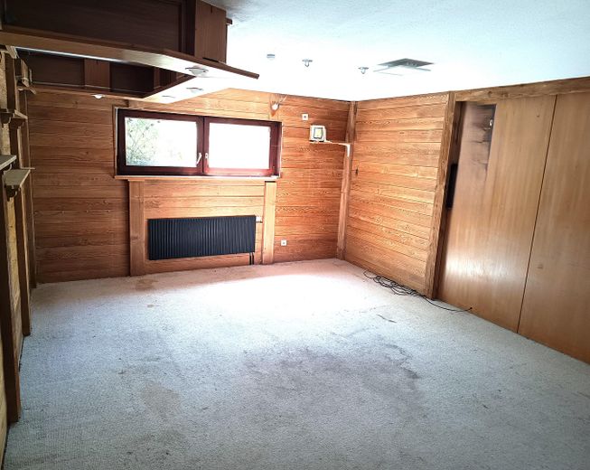 Bungalow mit Potential in ruhiger Lage – Keller Bar