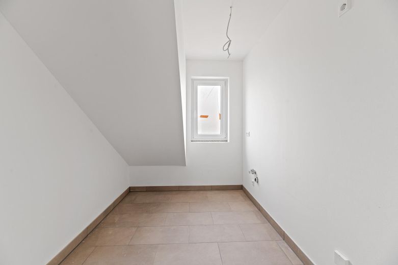 Freundliche 3-Zimmer-Dachgeschosswohnung – Küche