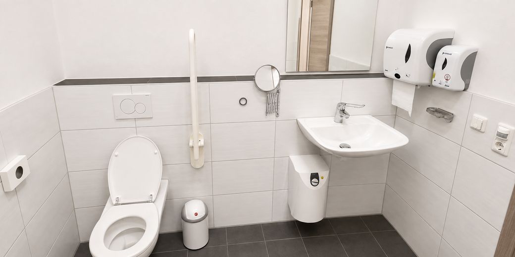 Eigenständige, hochwertige Gewerbeeinheit mit Halle, Büros & Galerie – direkt an der B12 – 28_EG_WC_Damen
