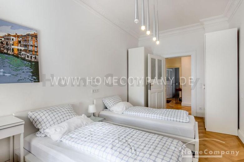 Schöne, hochwertige möblierte 4-Zimmer-Altbauwohnung mit Balkon in Schwabing – c765d22b0062376b7a76b009fe1ad9243d92fd00.jpg