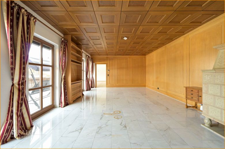 Exklusive 3,5 Zimmer Wohnung mit großzügiger Dachterrasse und Alpenblick!! – Wohnzimmer