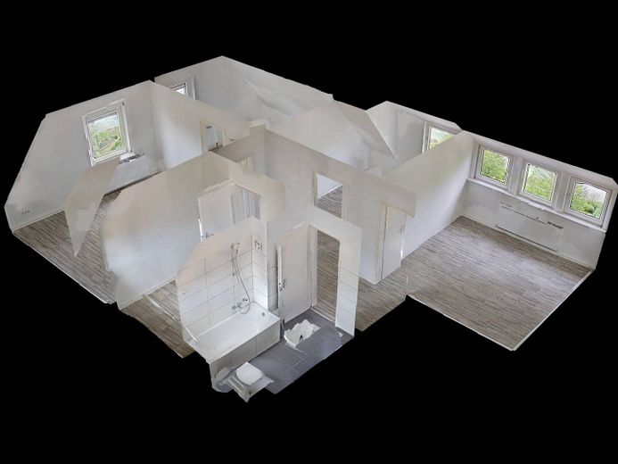 Sessiz doğal konumda, küvetli banyoya sahip rahat 4 odalı çatı katı dairesi – 3D-Ansicht Grundriss
