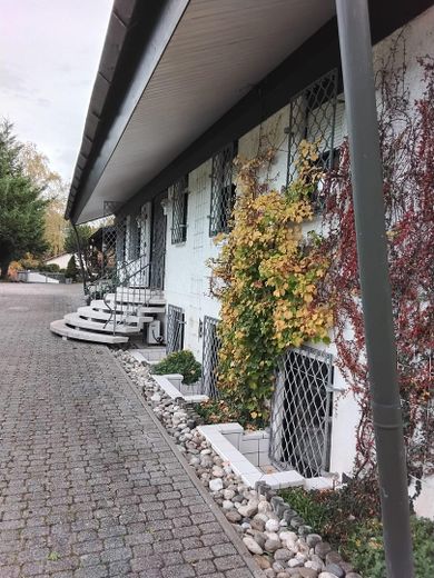 2 Häuser einzeln oder zusammen auf großem Grundstück – Haupthaus
