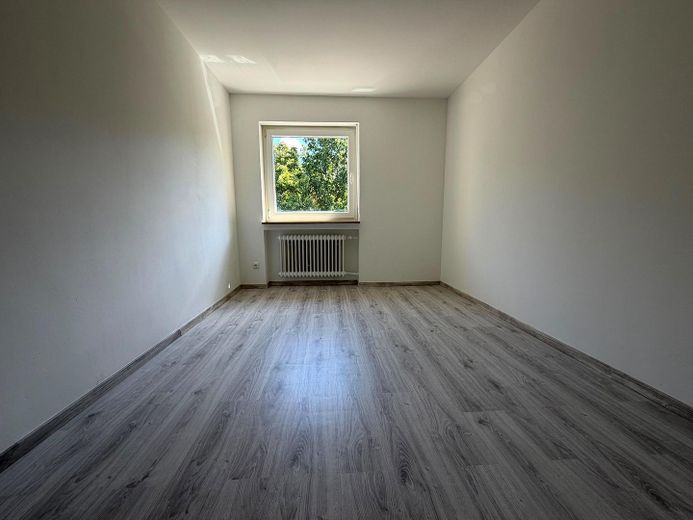 Bonita casa adosada con garaje y jardín * en Schweinfurt – Zimmer 