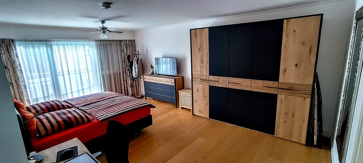 Bez prowizji! Ekskluzywne mieszkanie 2-pokojowe od strony południowej w centrum Bernau a.Chiemsee – Schlafzimmer