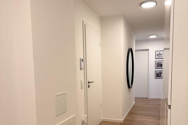Esclusivo appartamento di 3 locali a Fürth-Burgfarrnbach – cucina di alta qualità, balcone, ascensore e posto auto coperto