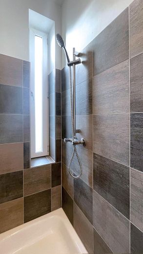 Luminoso apartamento antiguo de 1 habitación con cocina independiente – disponible para ocupar de inmediato – Bad