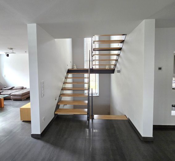 großzügiges Treppenhaus