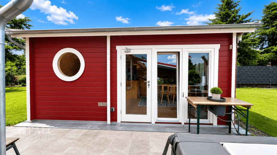 ***Traumhaus mit besonderem Flair - Hochwertig modernisiert und sofort bezugsbereit*** – Saunahaus