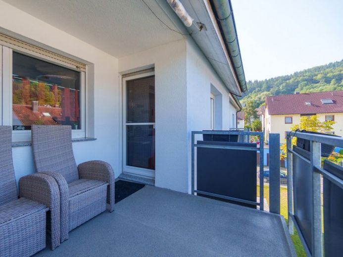 MURRHARDT: Tip Top renovierte 3 Zi-Wohnung - schöne Einbauküche - Balkon. – Bild 8