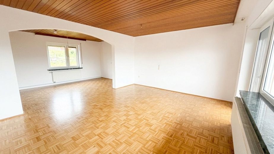 Niederaula, 4 ZKB, DG,110m² + Balkon+Garten – 6a4f49efa17d5.jpg