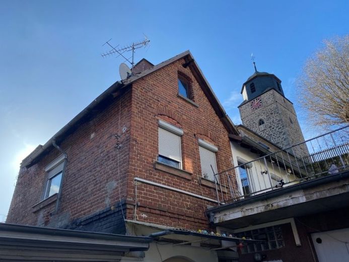 Nobelino.de - Einfamilienhaus - mit kleinem Garten / Ausbaupotential / Dachterrasse in Marburg – Foto 1