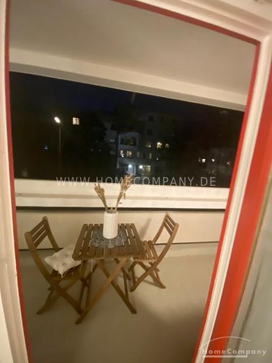 Modern möbliertes 1-Zimmer-Apartment mit Balkon in Schwabing-West – 47ddbf973aa31989896559af137a4047e419bd09.jpg