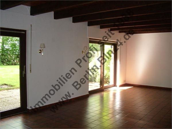 Haus + Garten + neuem Wannenbad - zur Miete – Burh. 43 außen 022