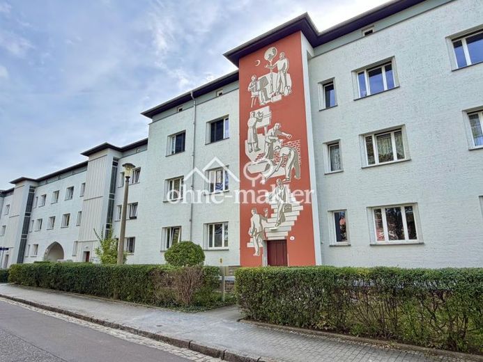 Appartamento con 2 locali, balcone e vasca da bagno - adatto a una convivenza condivisa - pavimento in parquet – Foto 1