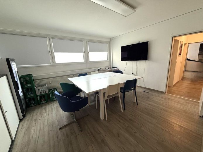 Attraktives Büro auf der Einkaufsstraße in Brühl – Bild1