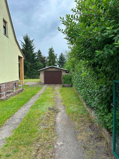 RESERVIERT: 160 m² Wohnfläche, 879 m² Grundstück: Viel Platz für Familie, Arbeit und eigene Ideen – Garage und Zufahrt