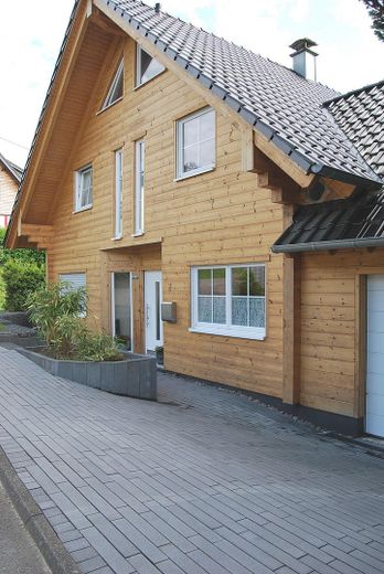 Ökologisches und renoviertes Holzhaus in ruhiger Lage - provisionsfrei – Eingangsbereich