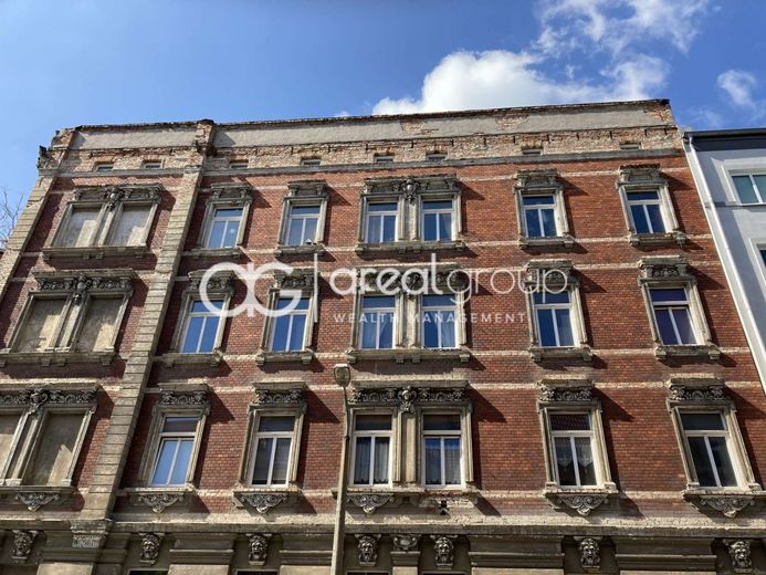 Charmantes Gründerzeithaus mit Potenzial in zentraler Stadtlage – Fassade