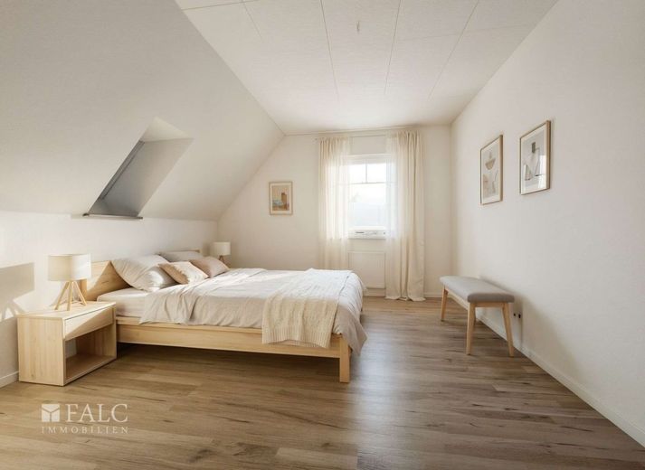 Großzügiges Zweifamilienhaus mit vielseitiger Nutzung in gefragter Wohnlage – Schlafzimmer OG