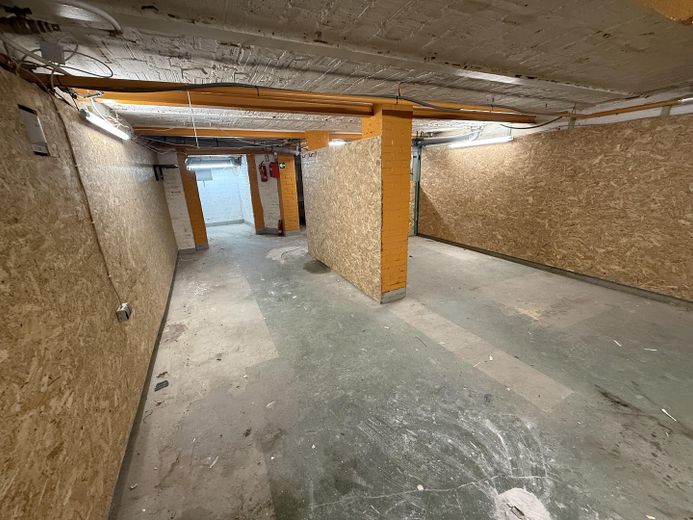 100 m² Lagerfläche | Strom, Wasser, WC | Bayerischer Platz | auch teilbar – Raum 2 - 48qm