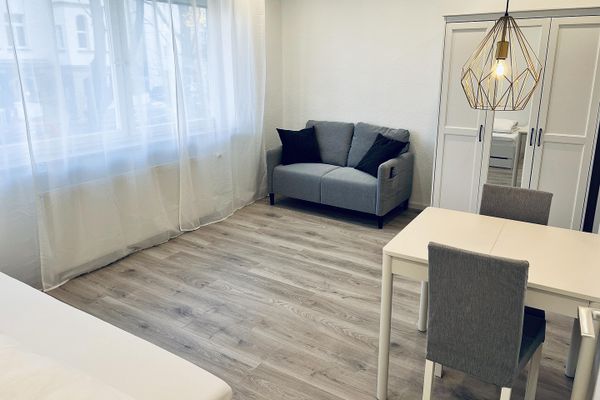 Moderne vollmöblierte 1-Zimmerwohnung mit Blick in die Stadt