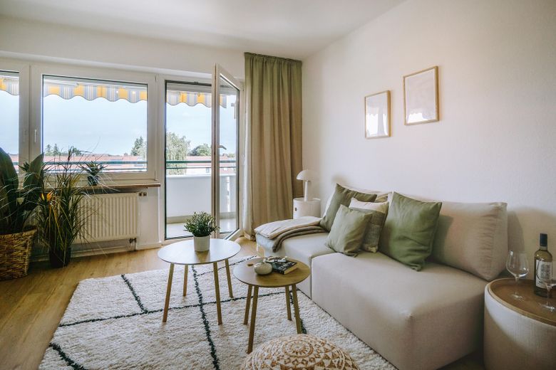 Wohnbereich mit Balkonzugang