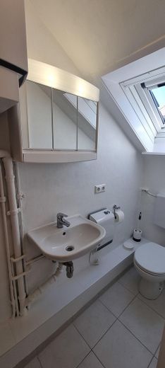 Beautiful and renovated 1.5-room apartment Stuttgart West – Bad Ansicht 1