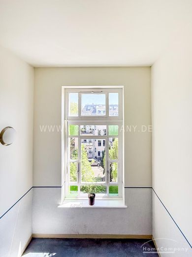 22801 HomeCompany Dresden Möbliert/Furnished 3-Zimmer Maisonette Wohnung in Dresden-Striesen mit Balkon max. 3 Personen – d5e5543cfba4606adc09b77e463fa2fe154ff033.jpg