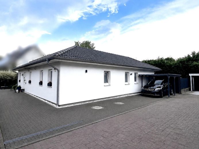 Einfamilienhaus| Außergewöhnlicher Atrium-Bungalow | A+ Energieeffizienz | barrierearm | von PRIVAT – Foto 21