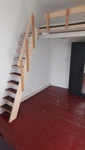 3-Zimmer-Wohnung an der THB: Kamin, Mieterstrom & Garten – großes Zimmer