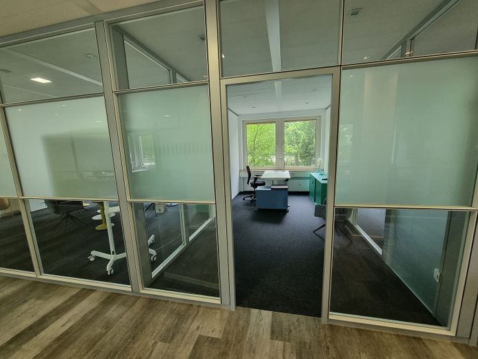 Premium Office – Sofort bezugsfertiges Büro mit Glaswänden und Top-Ausstattung – Foto 22