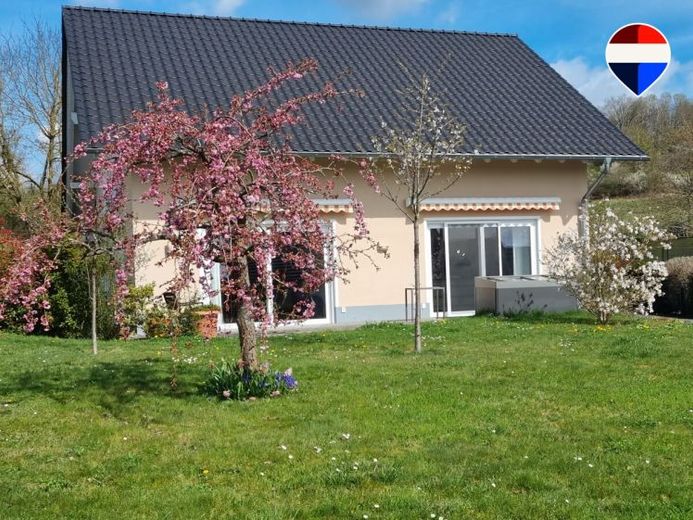 MODERNES, ENERGIEEFFIZIENTES EINFAMILIENHAUS MIT WÄRMEPUMPE – Foto 1