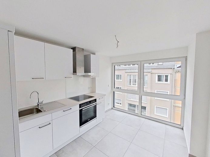 Moderno y espacioso piso de 3 habitaciones con BALCÓN y COCINA INTEGRADA en el oeste de Stuttgart – Ansicht I: Küche