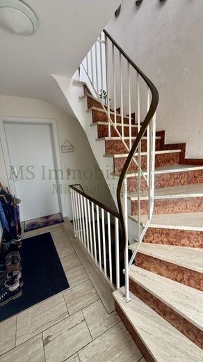 *** Kapitalanlage: Dreifamilienhaus mit stabilen Mieteinnahmen in Lampertheim *** – EG Hausflur Ansicht 1