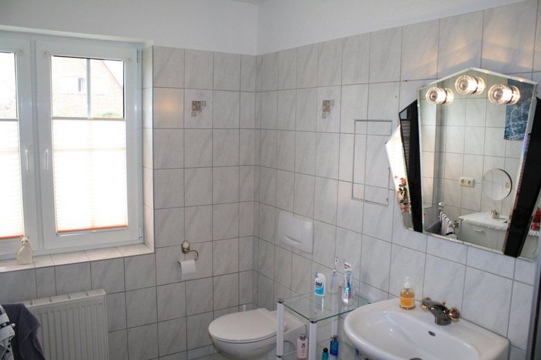 HORN IMMOBILIEN ++ Rechlin an der Müritz Mehrfamilienhaus voll vermietet – Bad