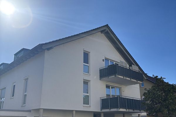Hochwertig modernisierte 3-Zimmer-Dachgeschosswohnung mit Balkon, Garage & Stellplatz