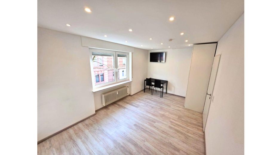 Zi 2 - lichtdurchflutet