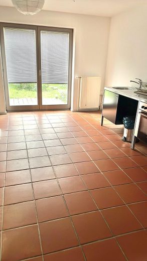 Zmodernizowany dom bliźniaczy przy obszarze chronionego krajobrazu / bez prowizji – EG Küche