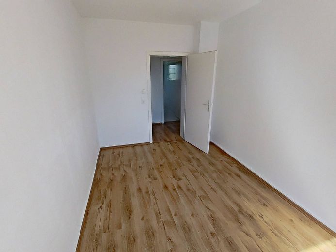 Світла 3-кімнатна квартира з БАЛКОНОМ і ВАННОЮ в Меттманні – Ansicht II: Schlafzimmer I