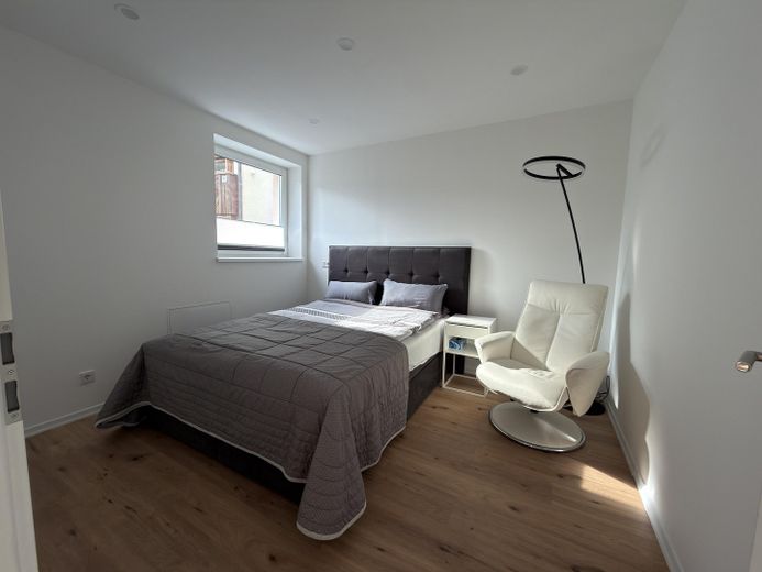 Kernsaniertes ZFH – 2 vermietbare Whg., Energieklasse A, 1.450 € Sollmiete – Schlafzimmer EG